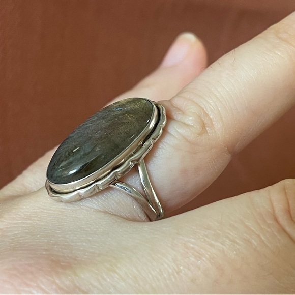 Natural Blue Labradorite
925 Solid Sterling Silver - Picture 7 of 11